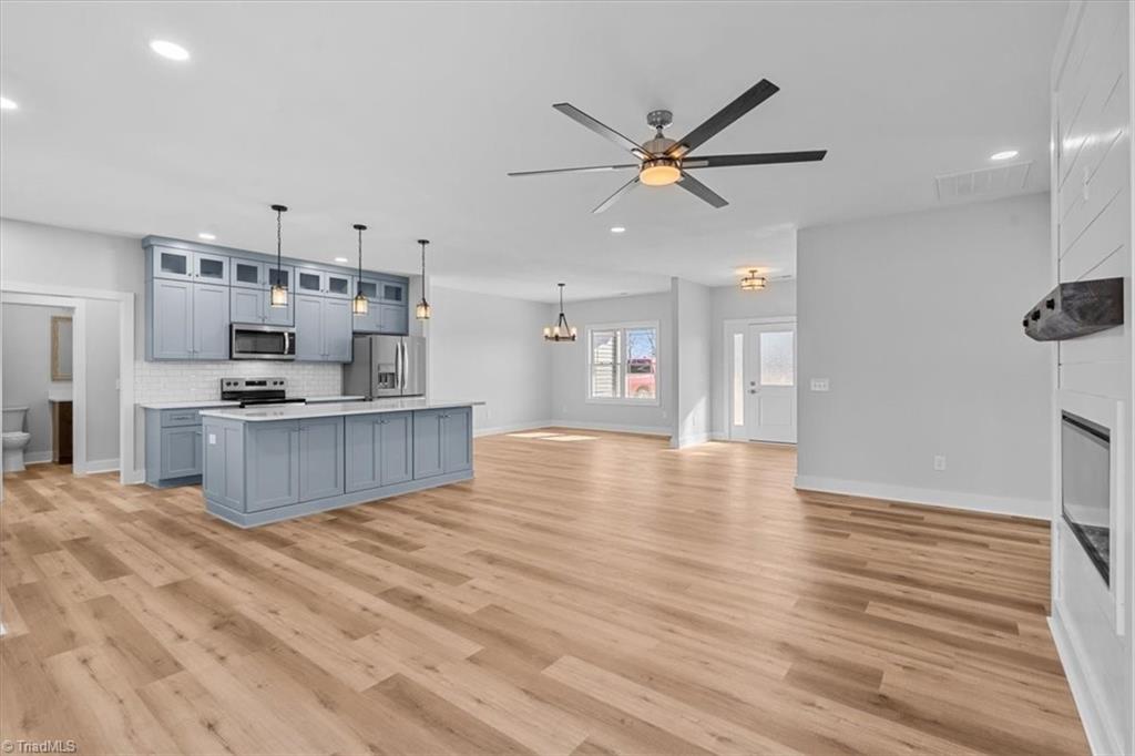 property viewer photo 6