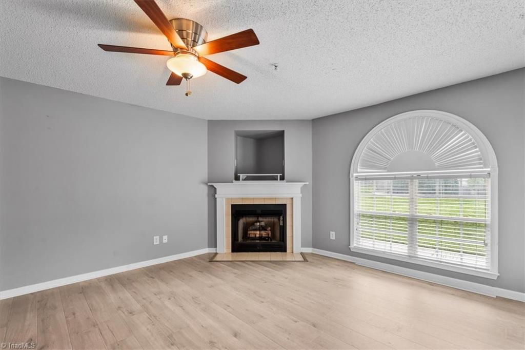 property viewer photo 3
