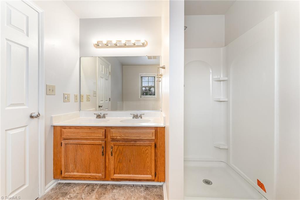 property viewer photo 13