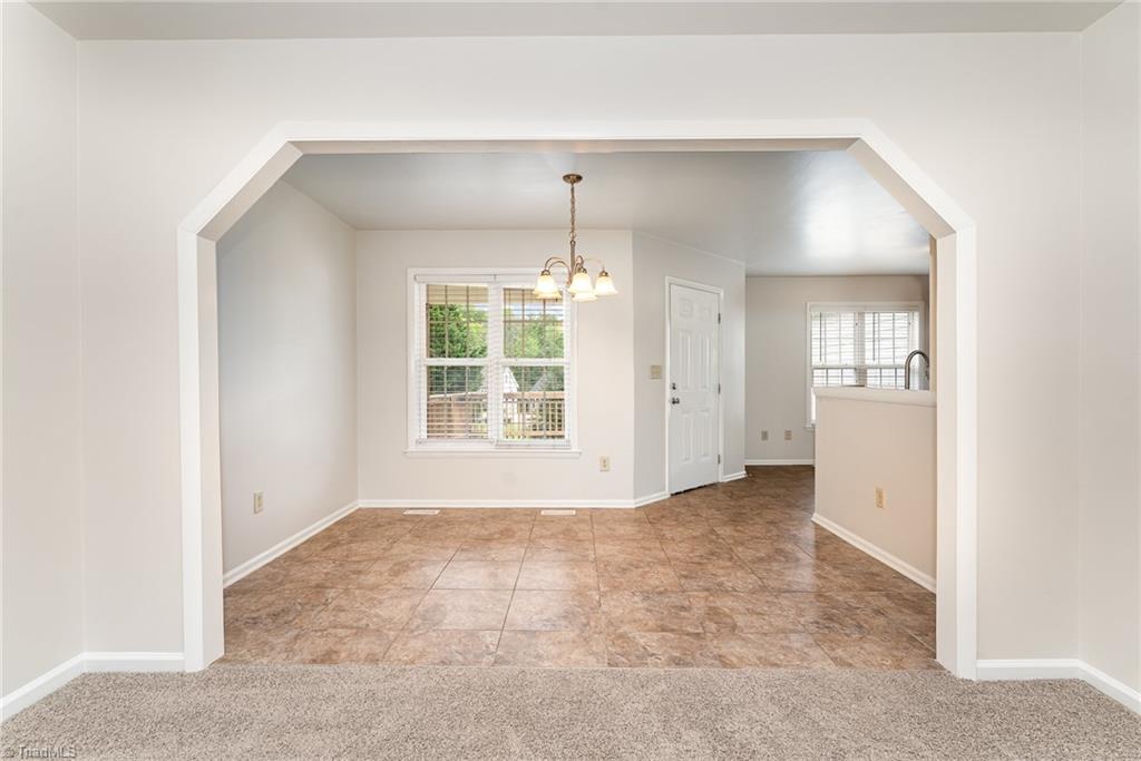 property viewer photo 3
