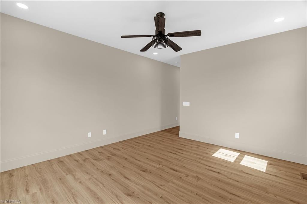 property viewer photo 20