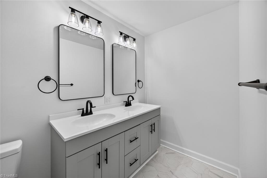 property viewer photo 17
