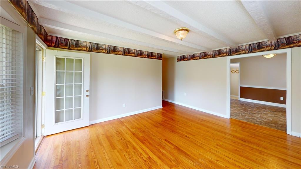 property viewer photo 7