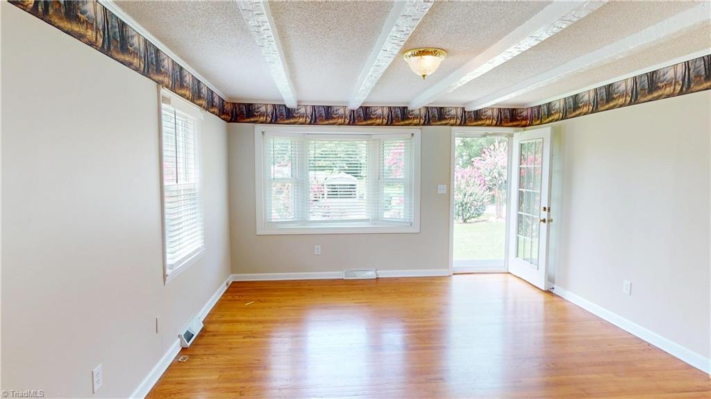 property viewer photo 9