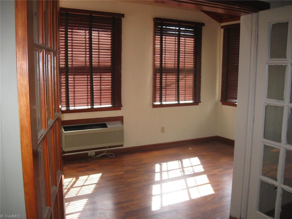 property viewer photo 7