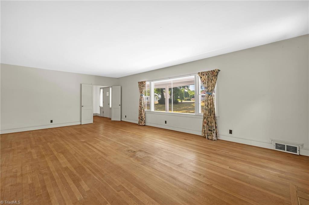 property viewer photo 10