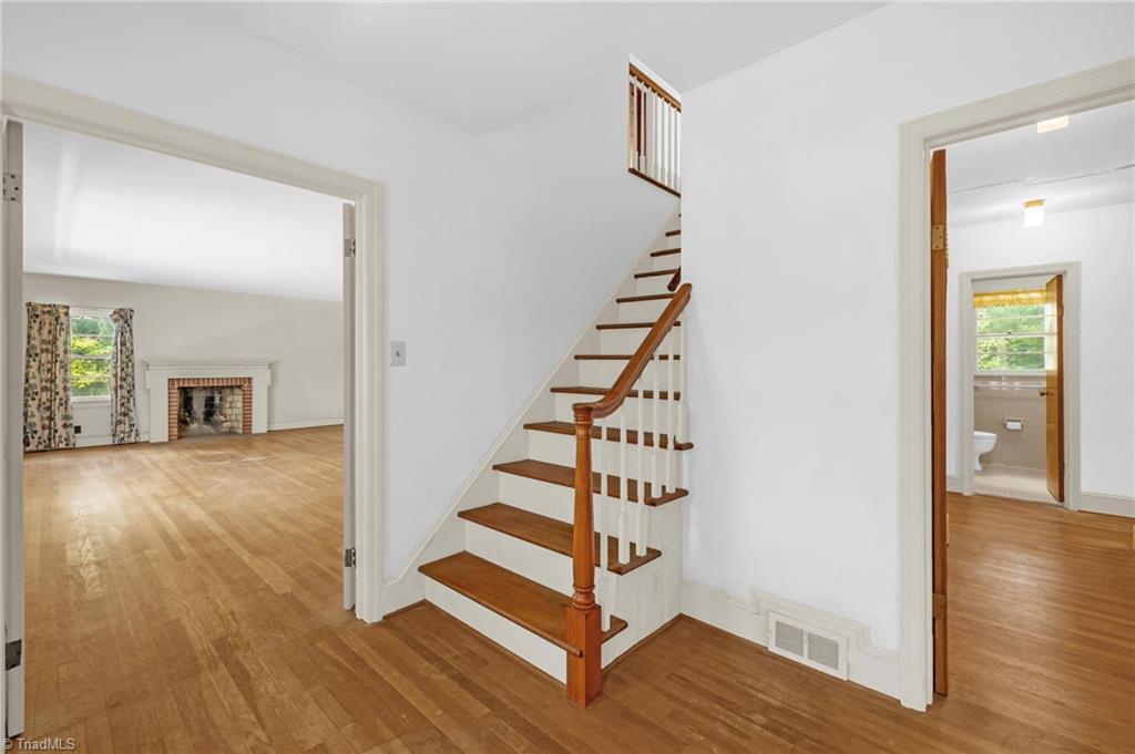 property viewer photo 4