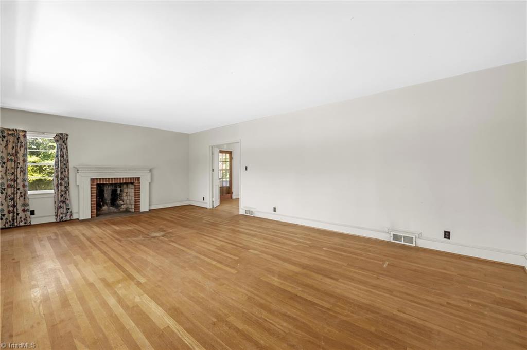 property viewer photo 8