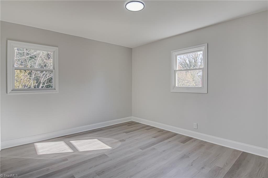 property viewer photo 16