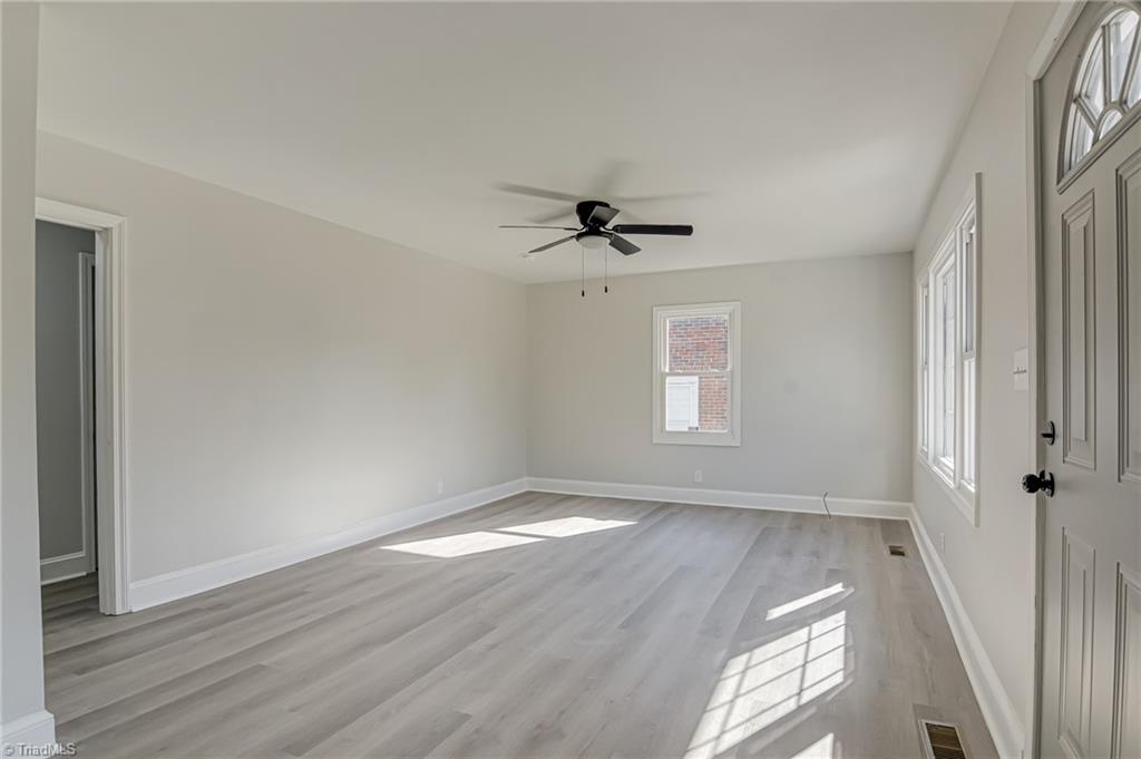 property viewer photo 3