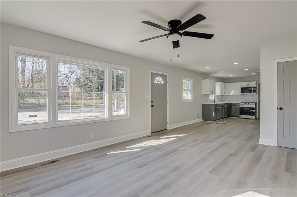 property viewer photo 4