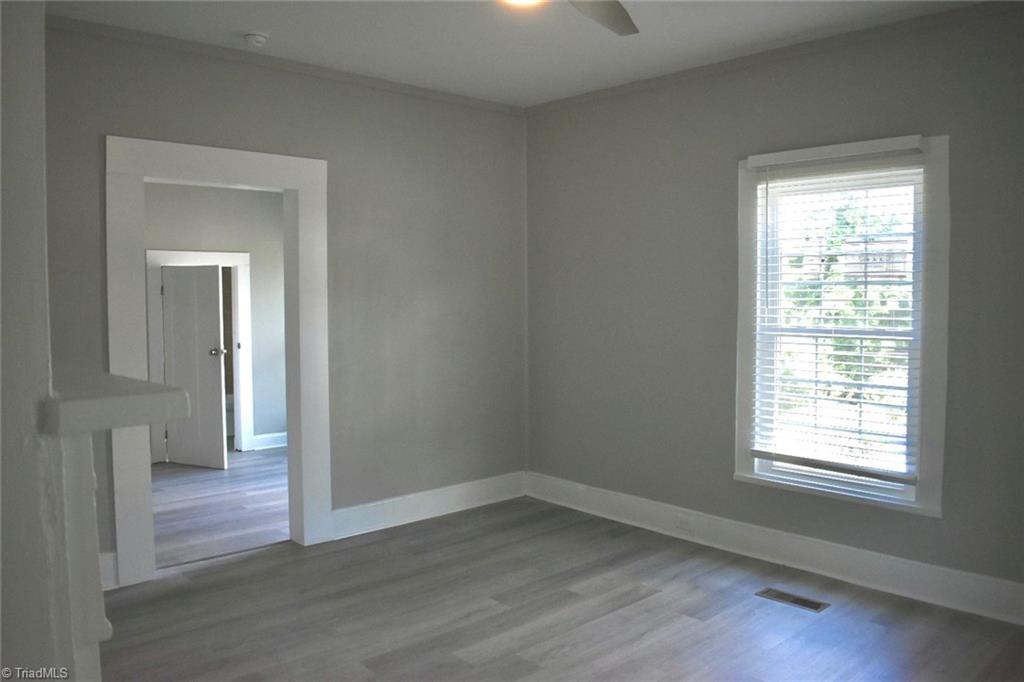 property viewer photo 9