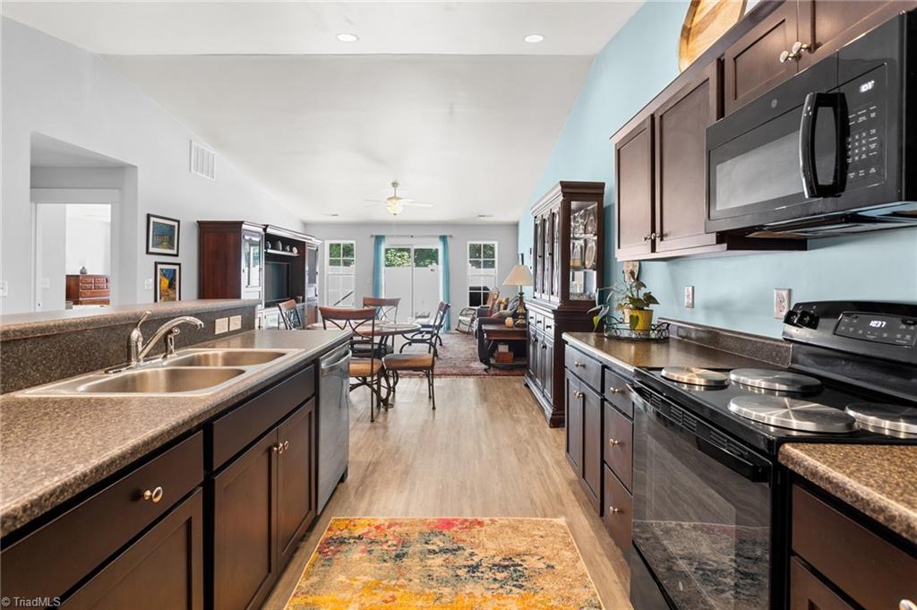 property viewer photo 6
