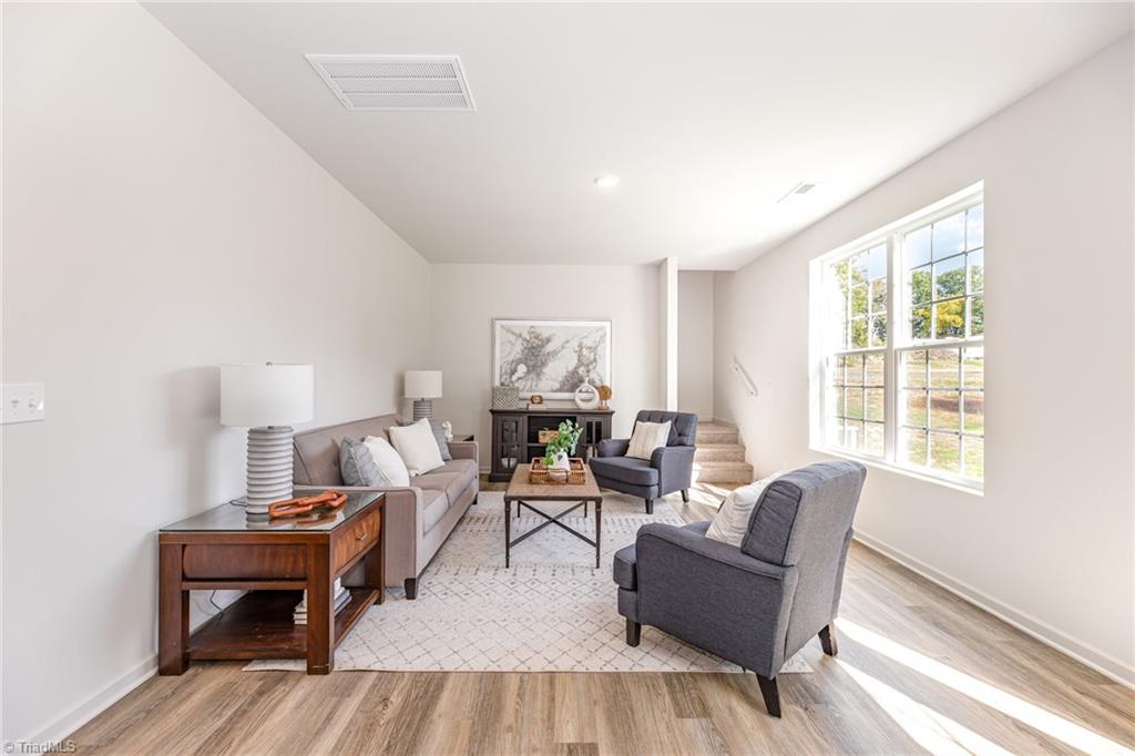 property viewer photo 7