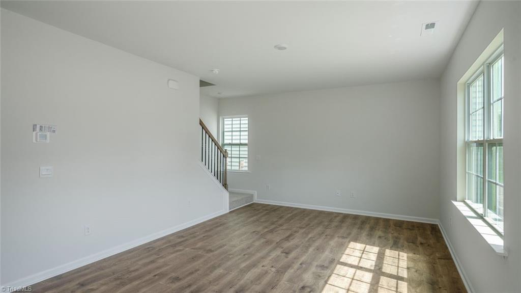 property viewer photo 11