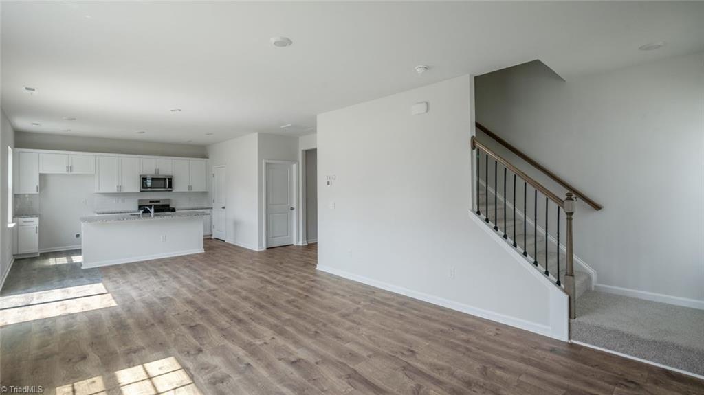 property viewer photo 13