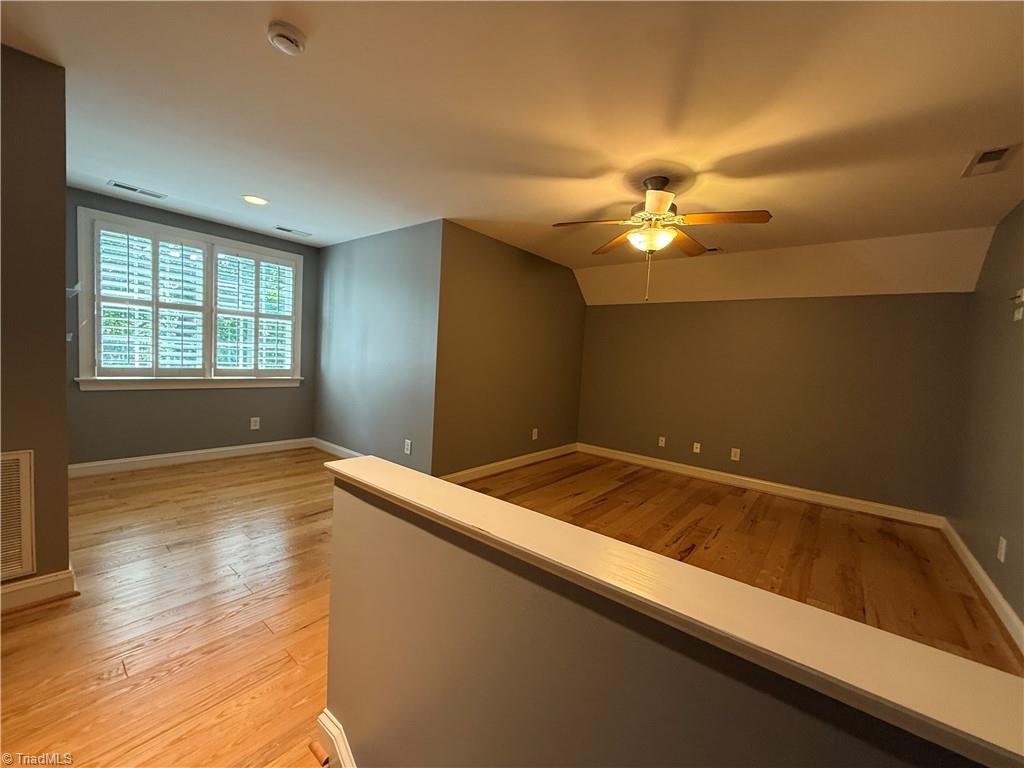 property viewer photo 31