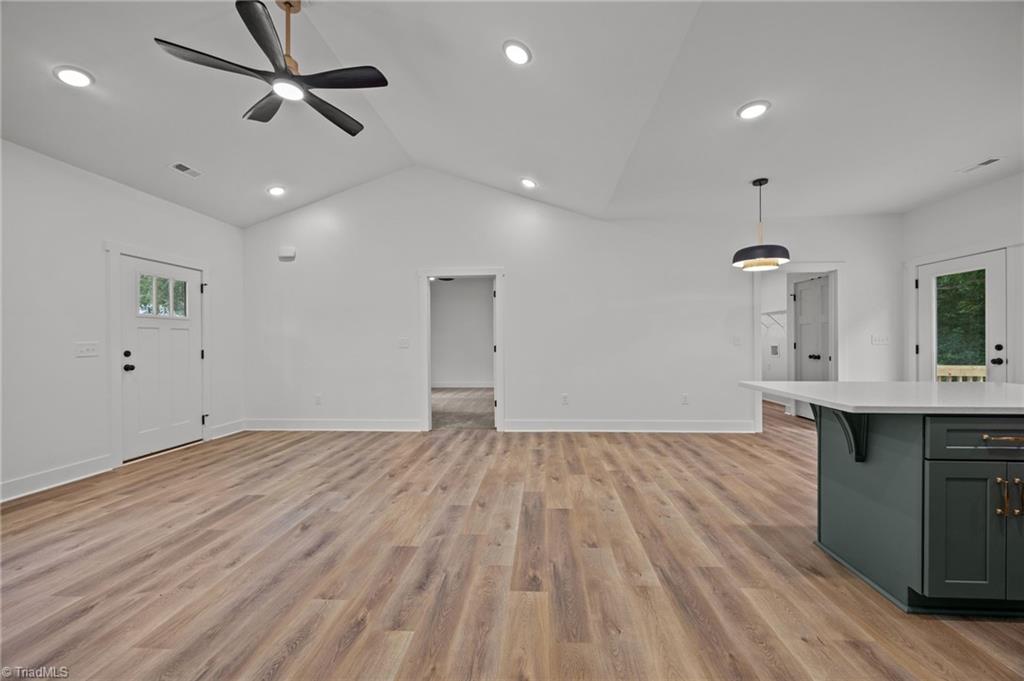 property viewer photo 14