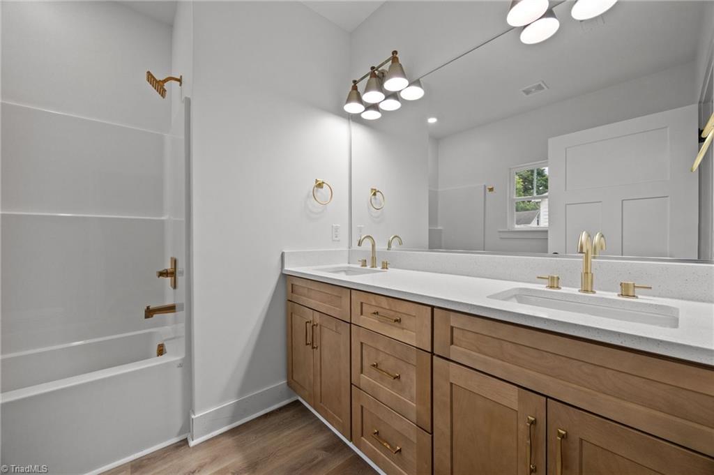 property viewer photo 18