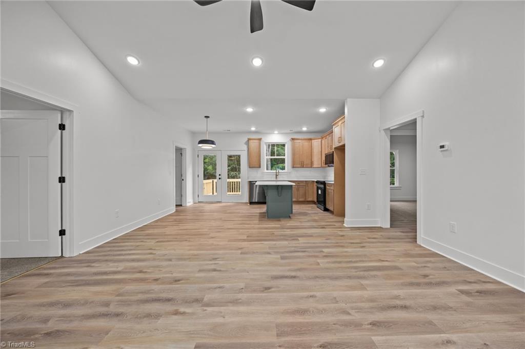 property viewer photo 6