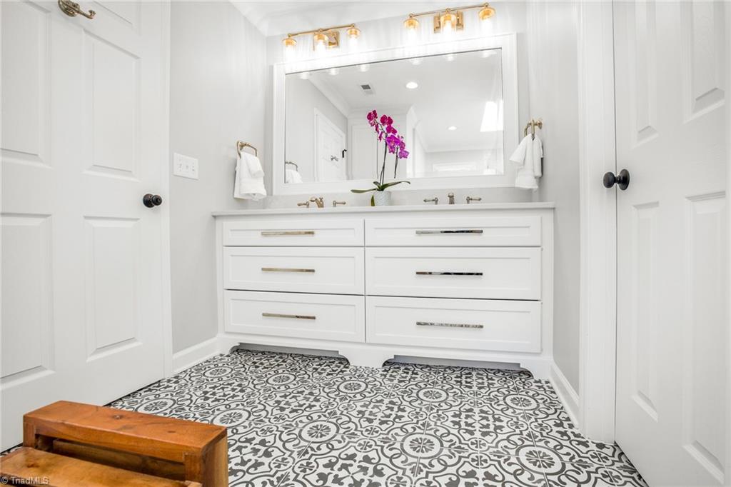 property viewer photo 22