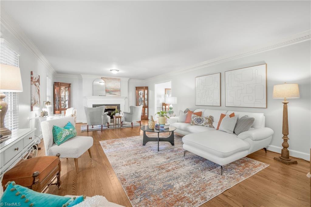 property viewer photo 3