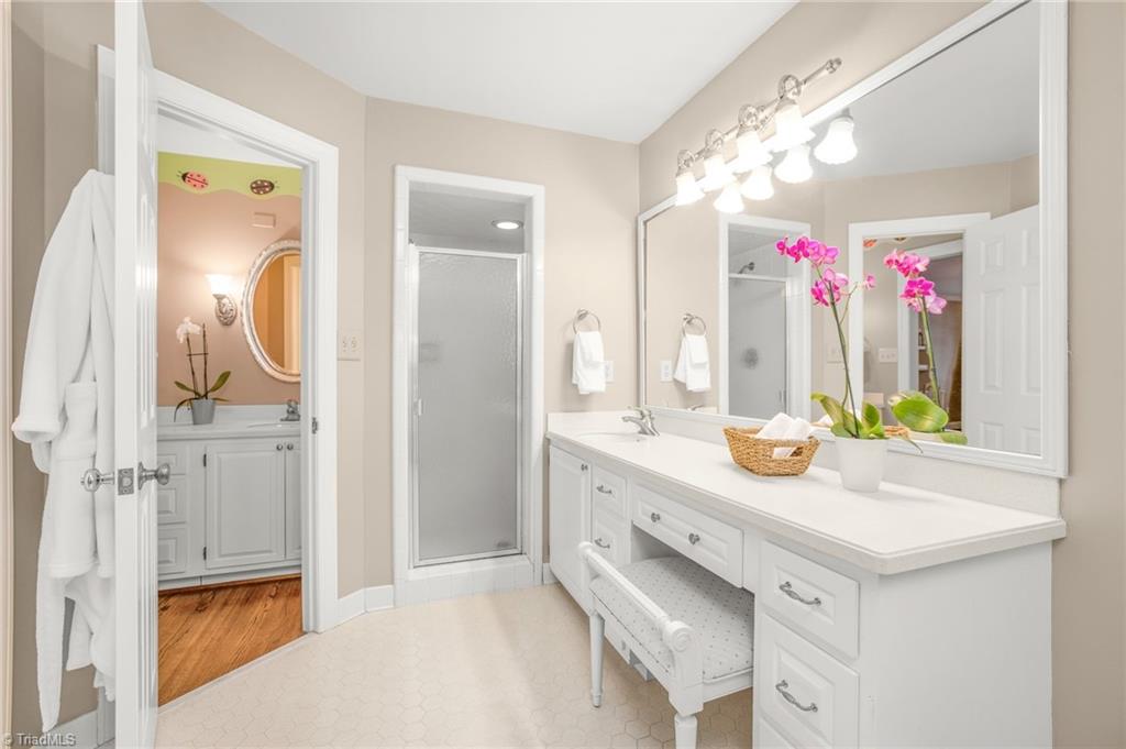 property viewer photo 33