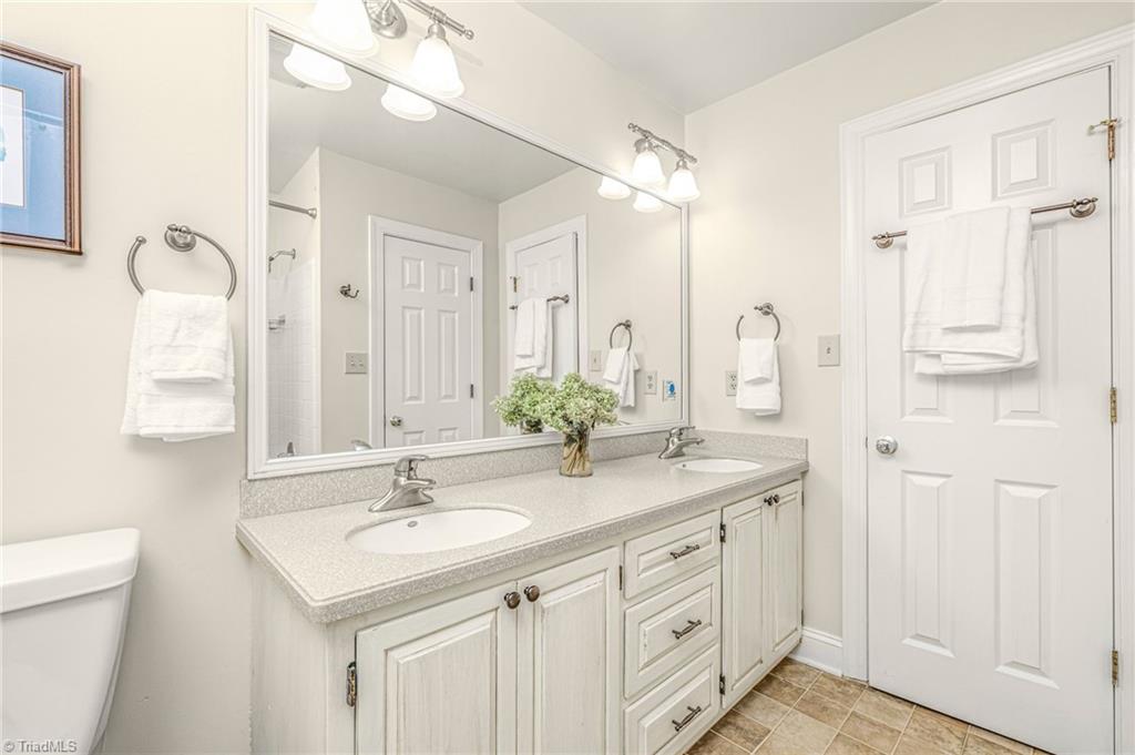 property viewer photo 35