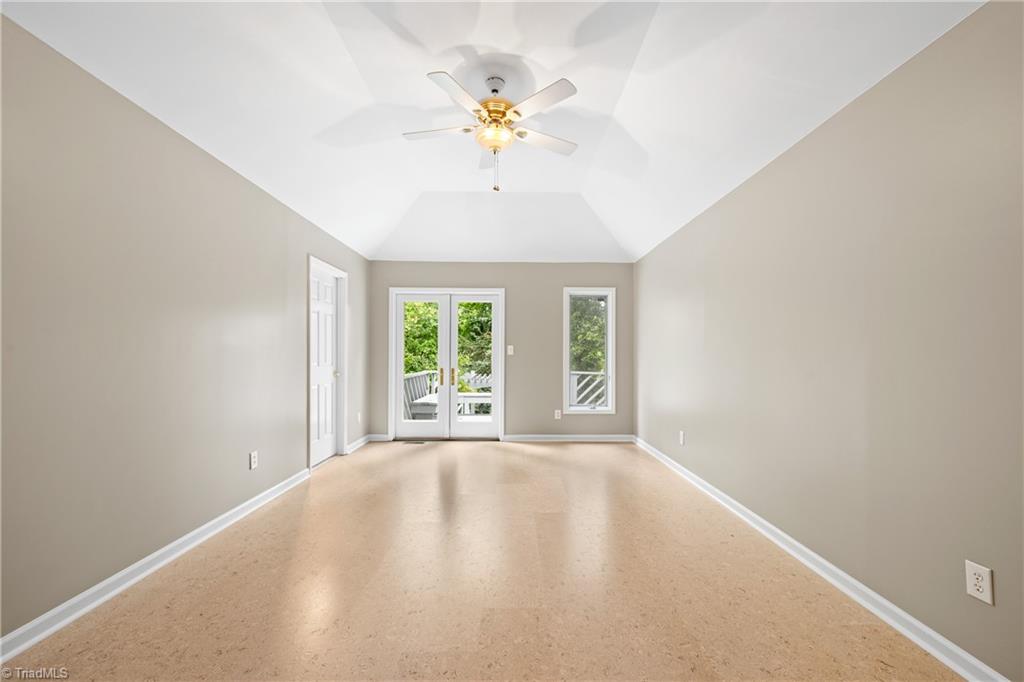 property viewer photo 19