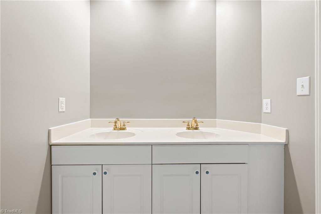 property viewer photo 27