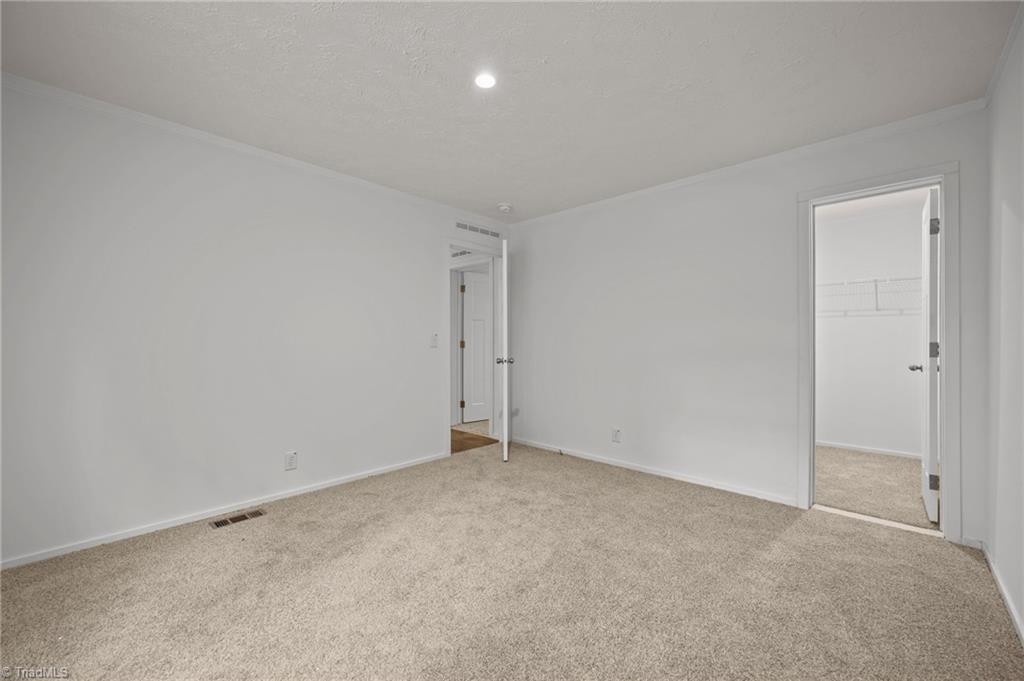 property viewer photo 18