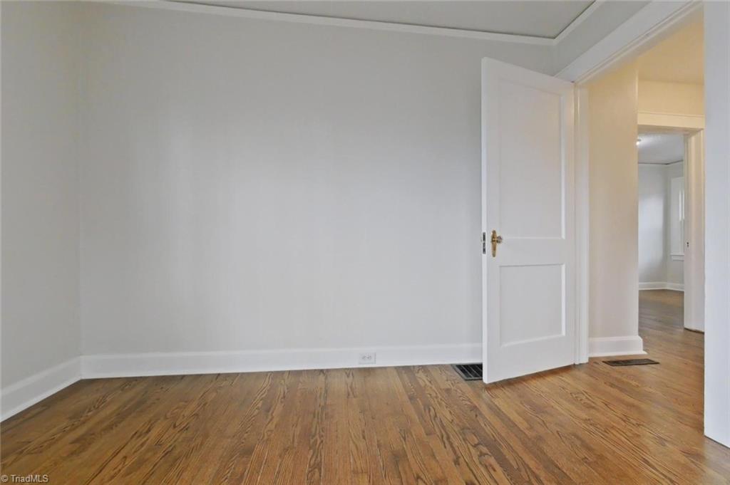 property viewer photo 4