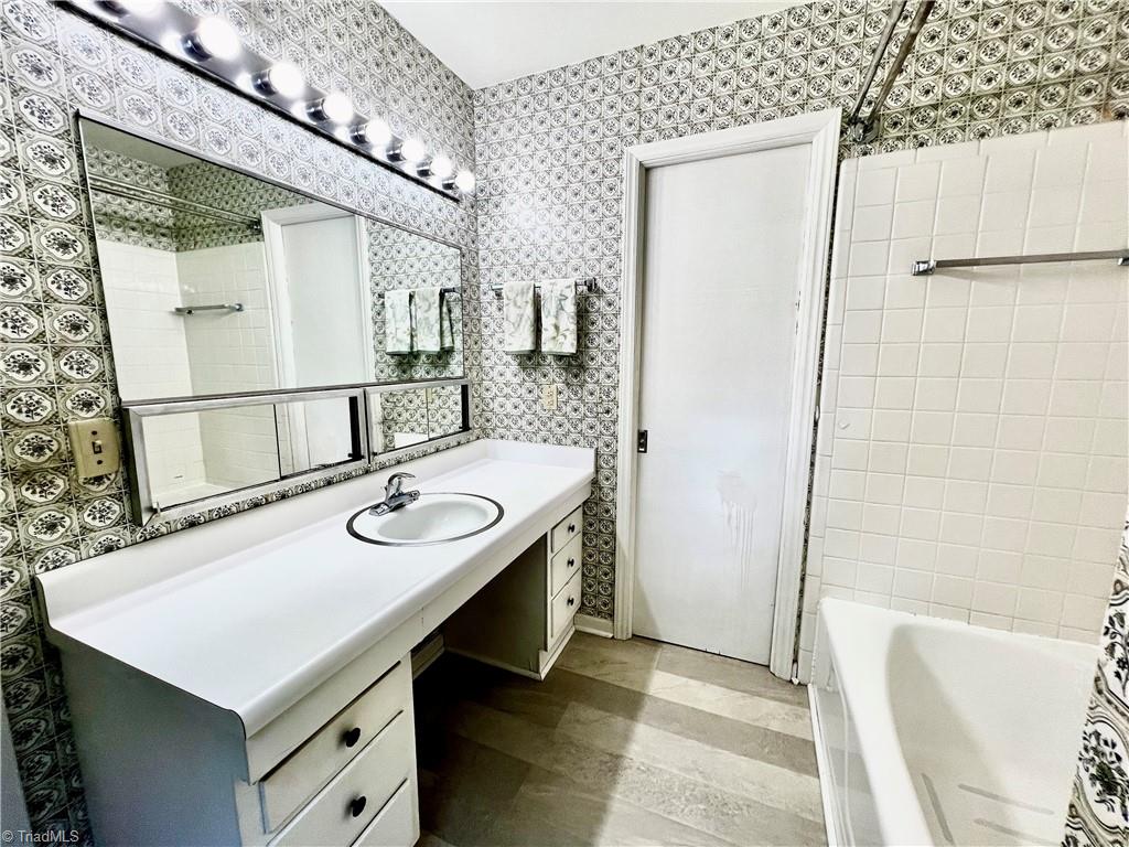 property viewer photo 27