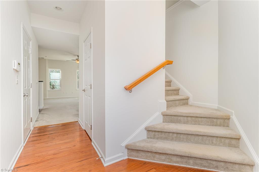 property viewer photo 3
