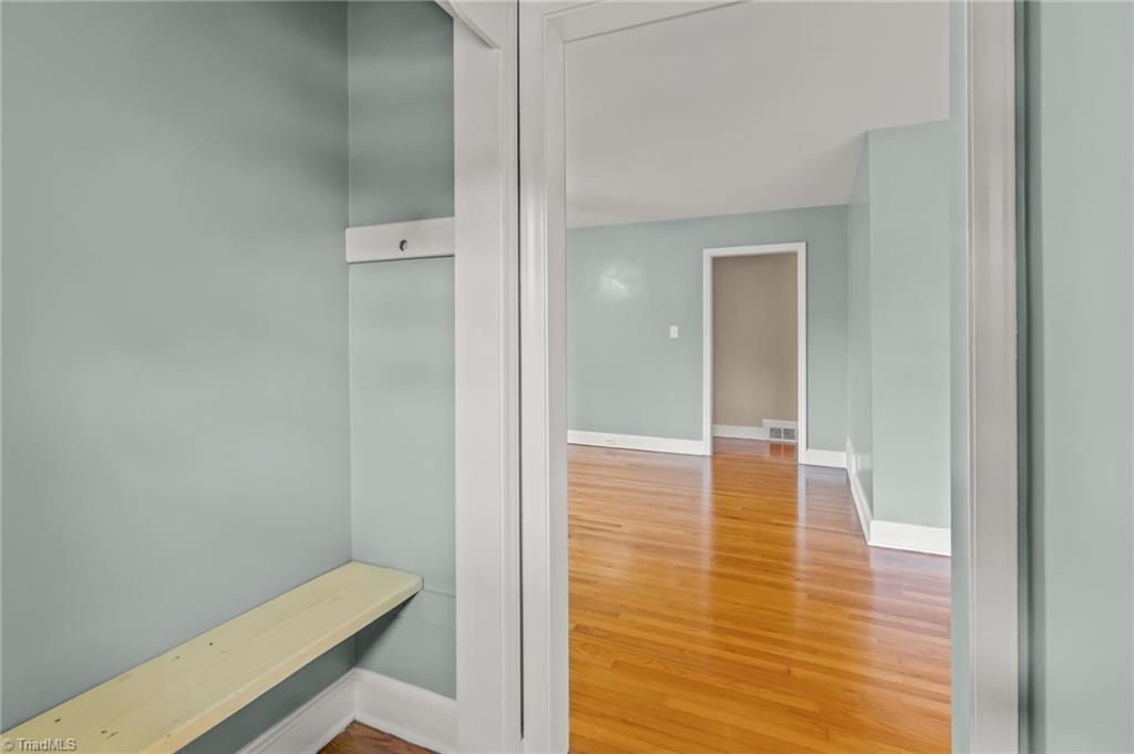 property viewer photo 7