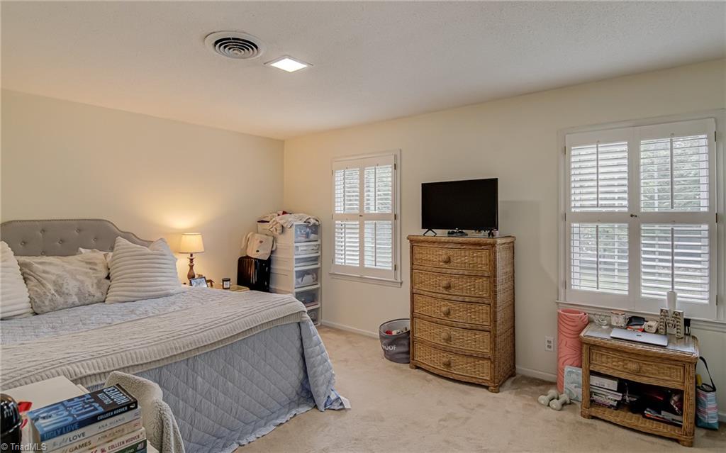property viewer photo 25
