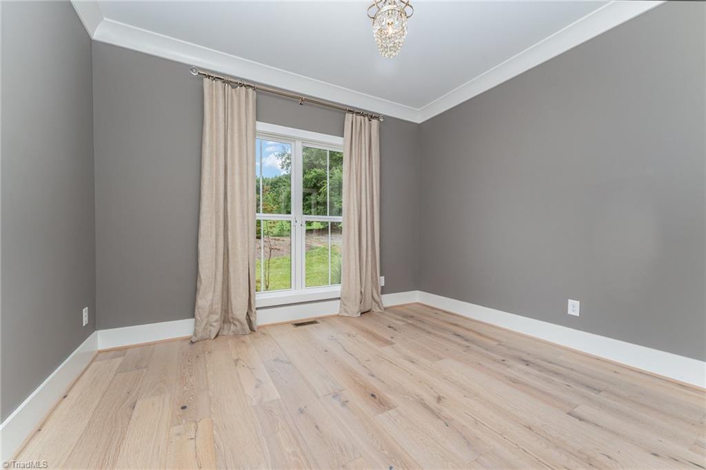 property viewer photo 17