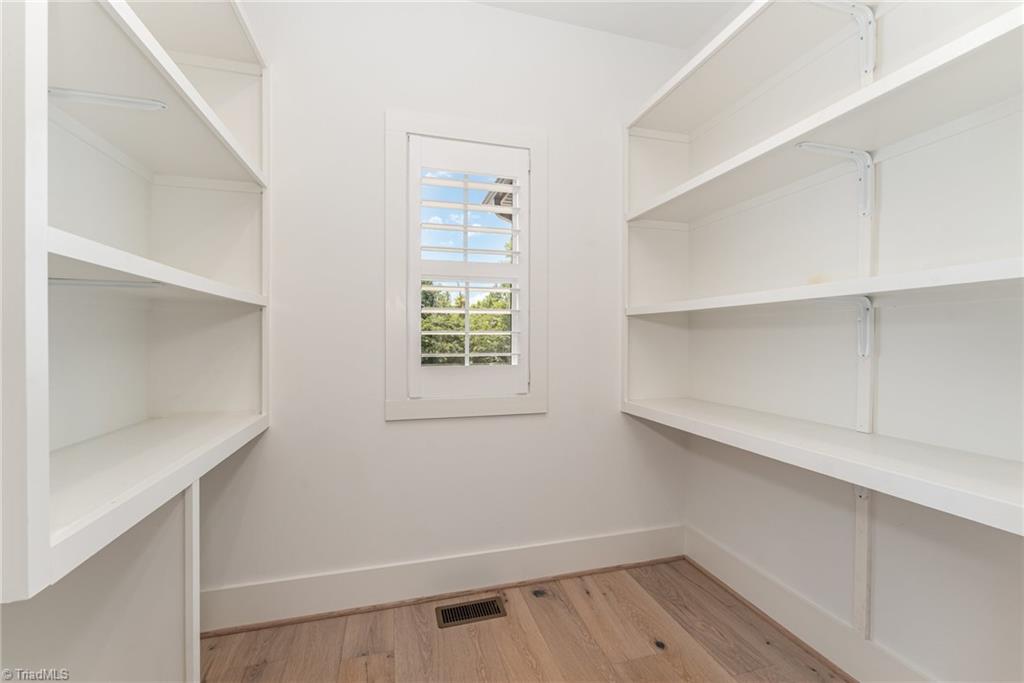 property viewer photo 9