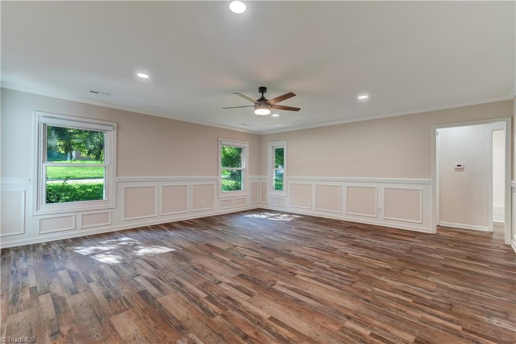 property viewer photo 7