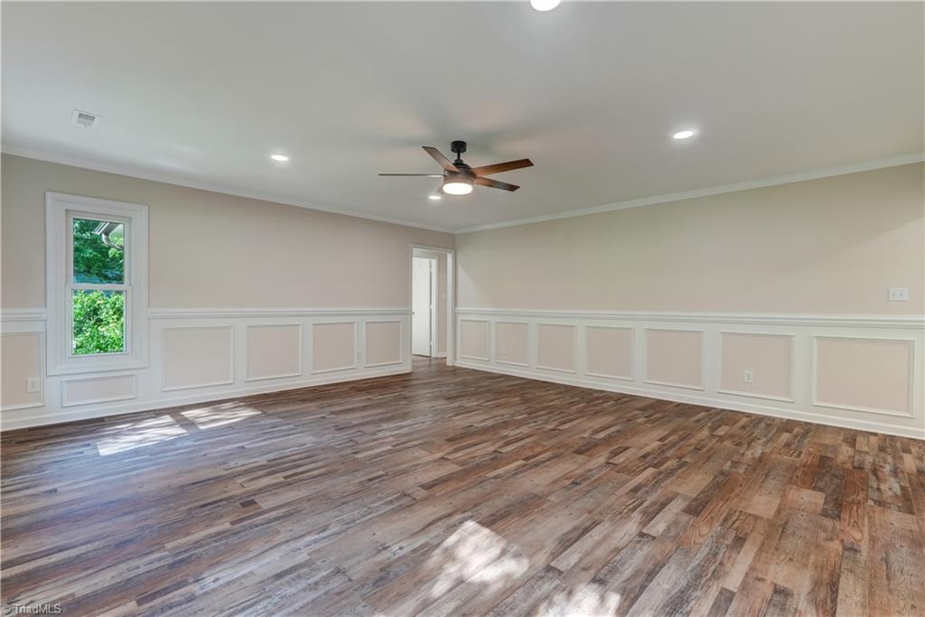 property viewer photo 9