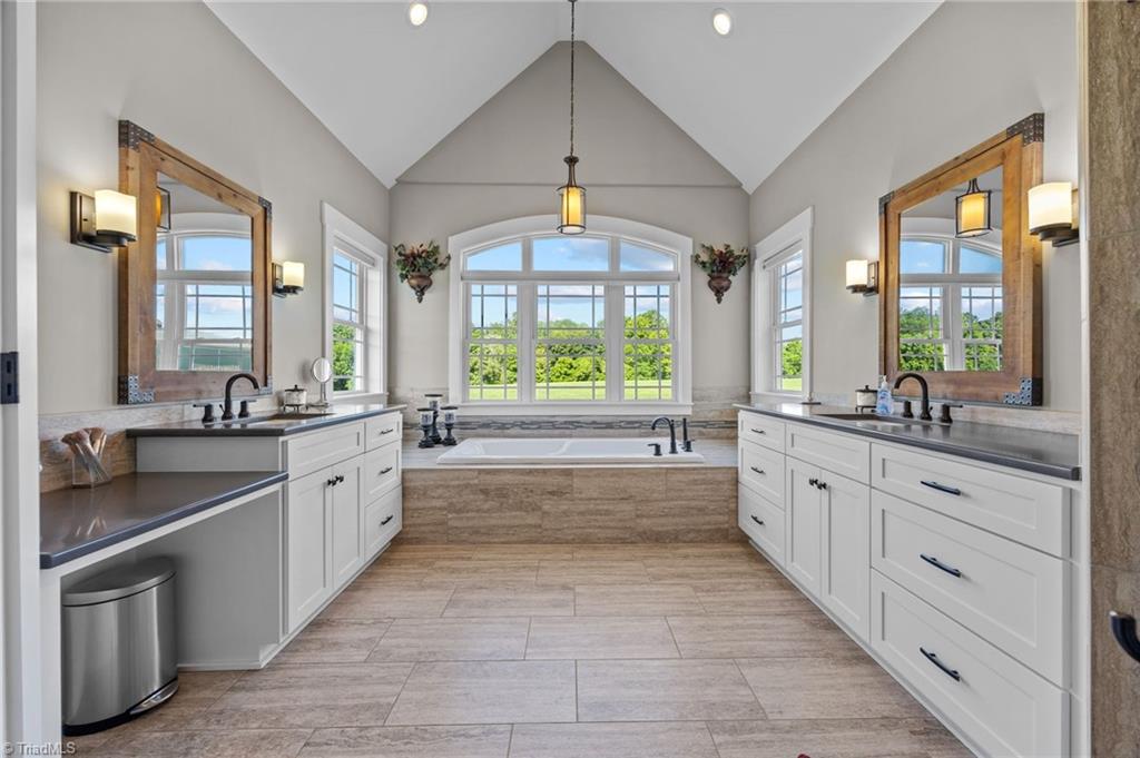 property viewer photo 12