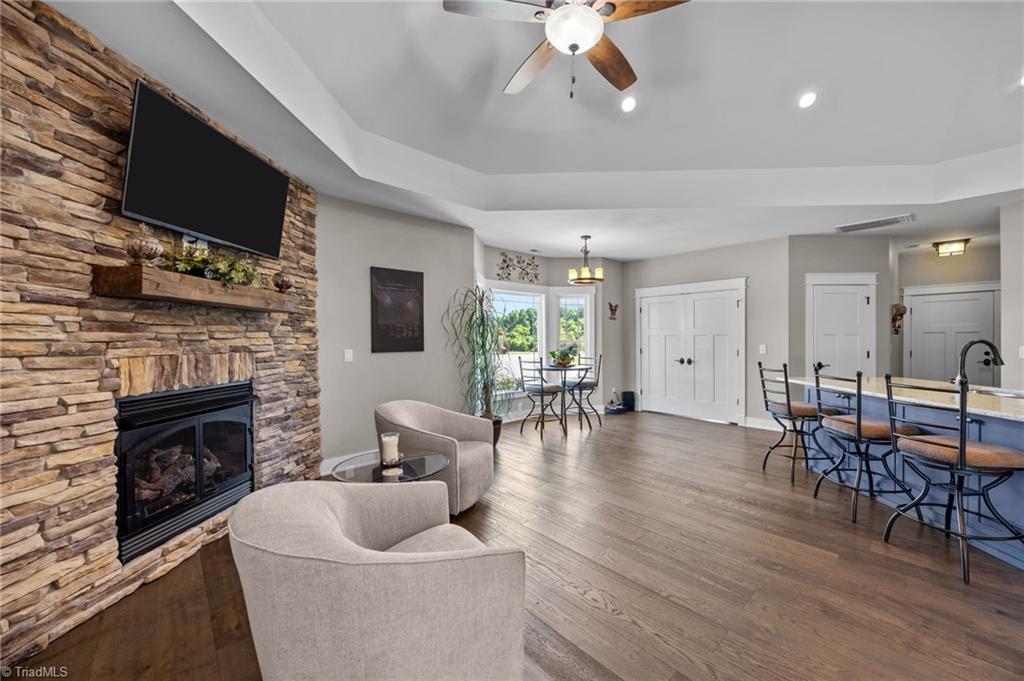 property viewer photo 15