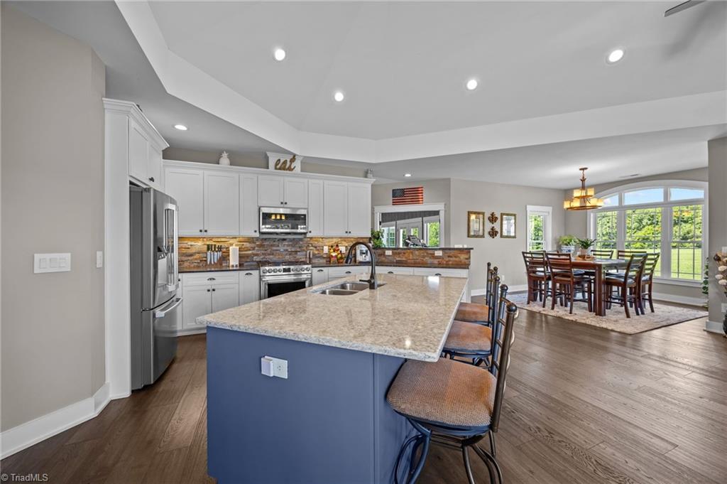 property viewer photo 18