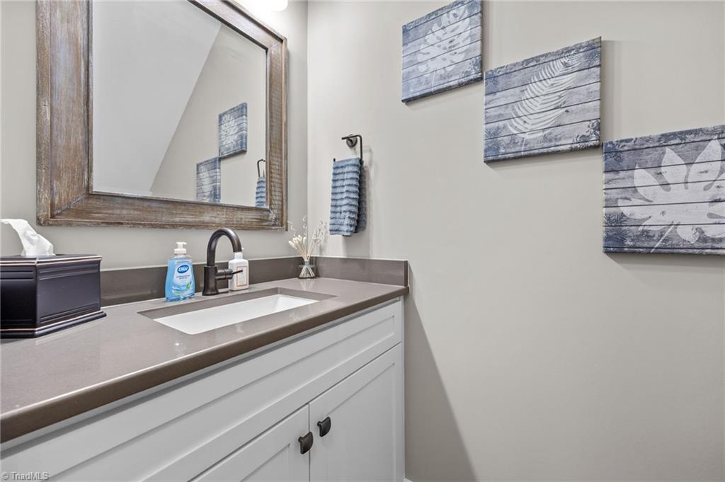 property viewer photo 25