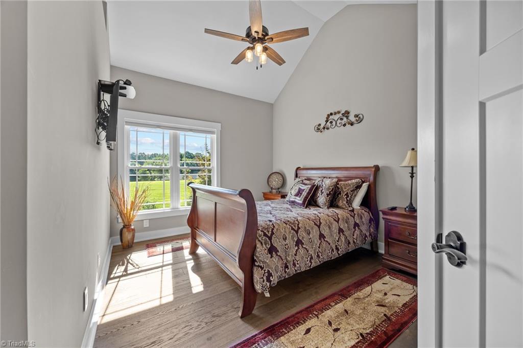 property viewer photo 29