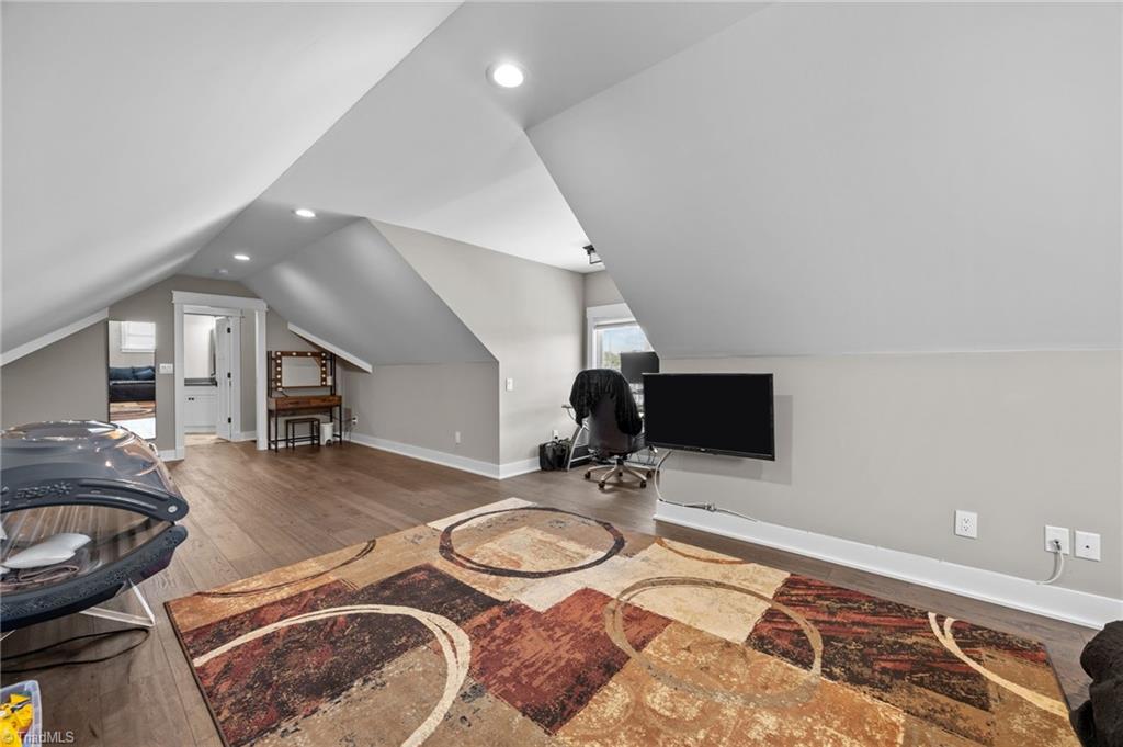 property viewer photo 33