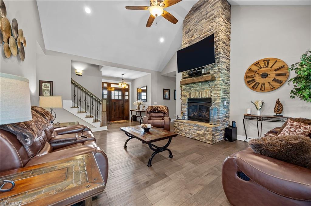 property viewer photo 6