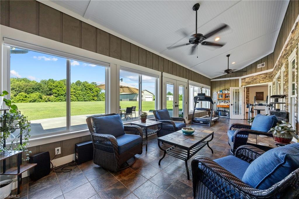 property viewer photo 8