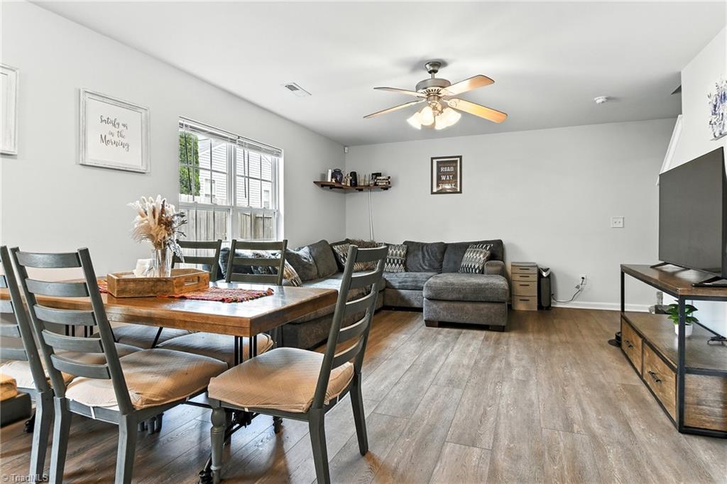 property viewer photo 12