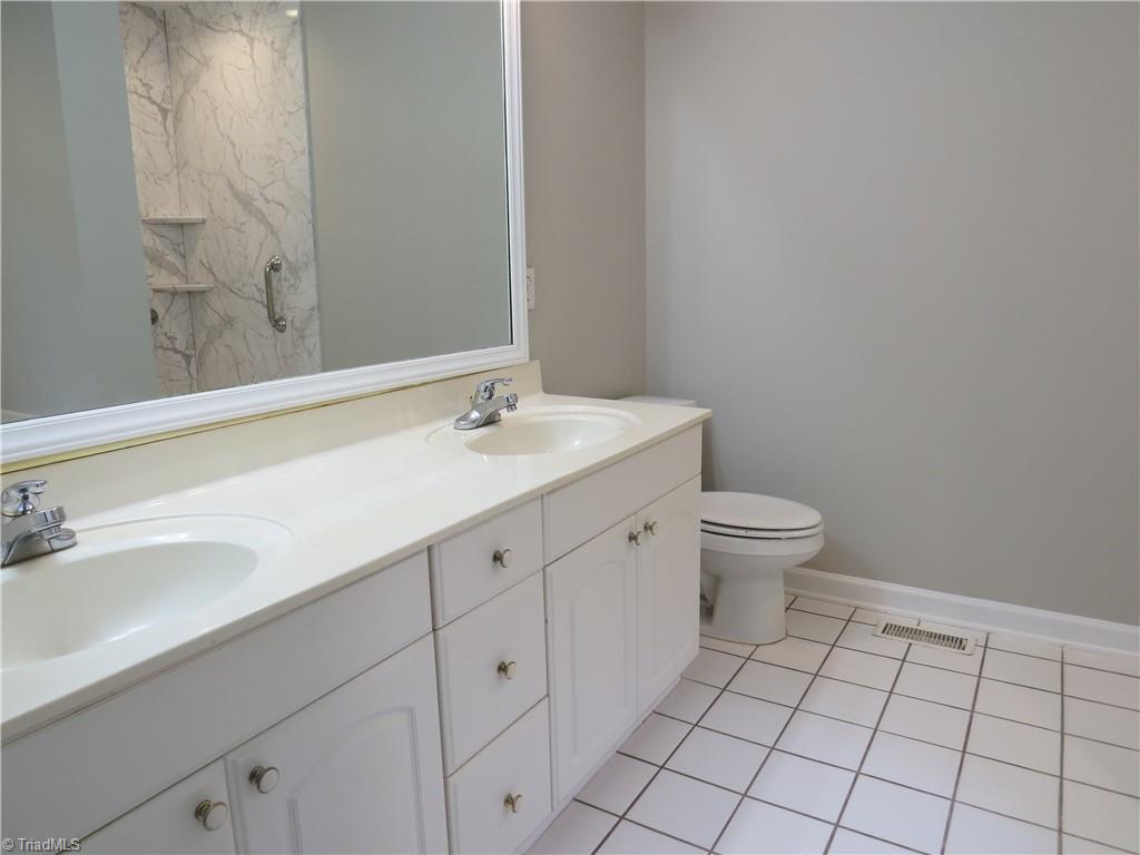 property viewer photo 25